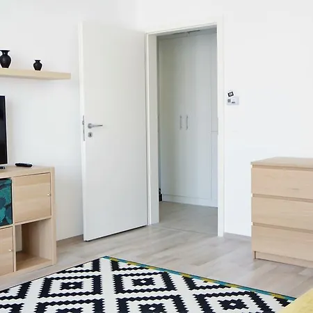 Tudor's Place Апартаменти *